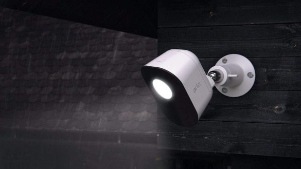 https://www.mistergadget.tech/wp-content/uploads/2020/06/arlo-light-hero-585x329.jpg