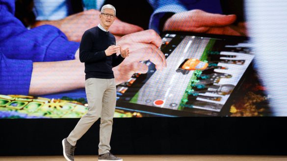 https://www.mistergadget.tech/wp-content/uploads/2021/06/tim-cook-585x329.jpg