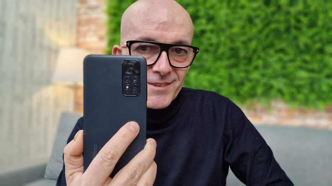 Oggi ci occupiamo di quello che è destinato a diventare il re degli smartphone low cost, REDMI NOTE 11: arriva in questi giorni in Italia, ad un prezzo inferiore ai 200 euro e per questa cifra diventa necessariamente uno dei protagonisti del mercato.