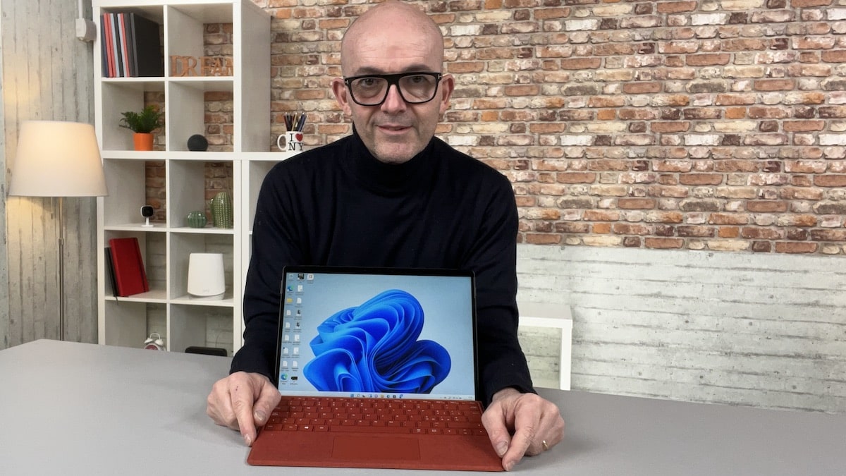 Video Luca Viscardi con Microsoft Surface Pro 8