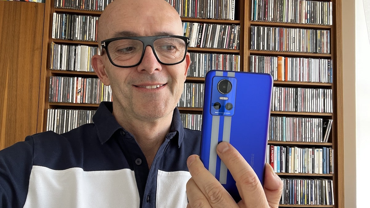 Luca Viscardi con realme GT Neo 3