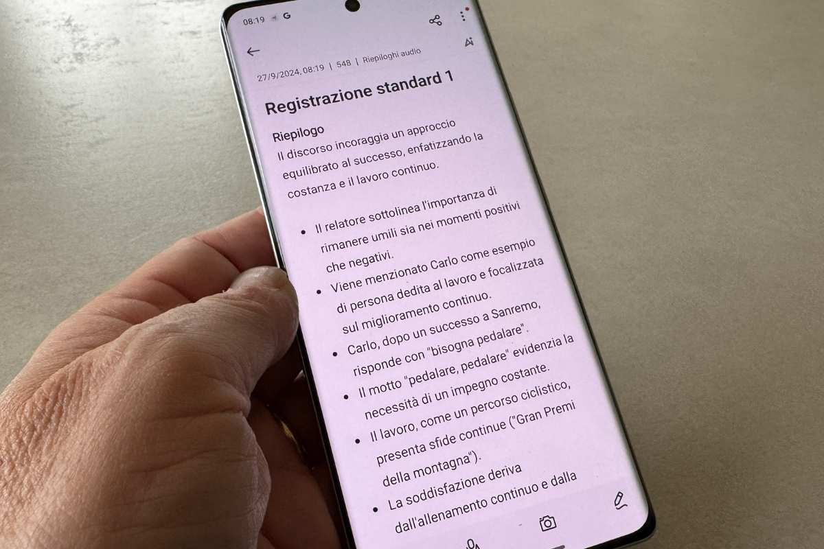 Un esempio di riassunto e trascrizione con realme GT 6