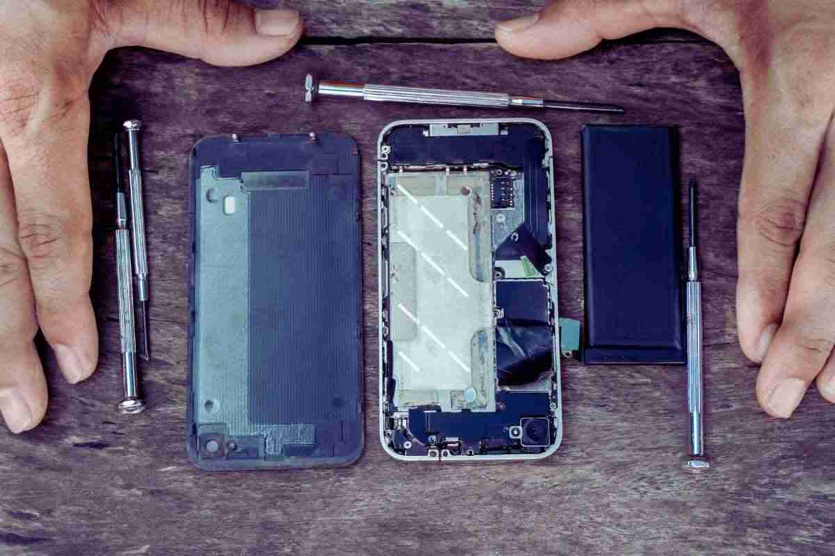 Smartphone in assistenza? Attenzione a questo dettaglio