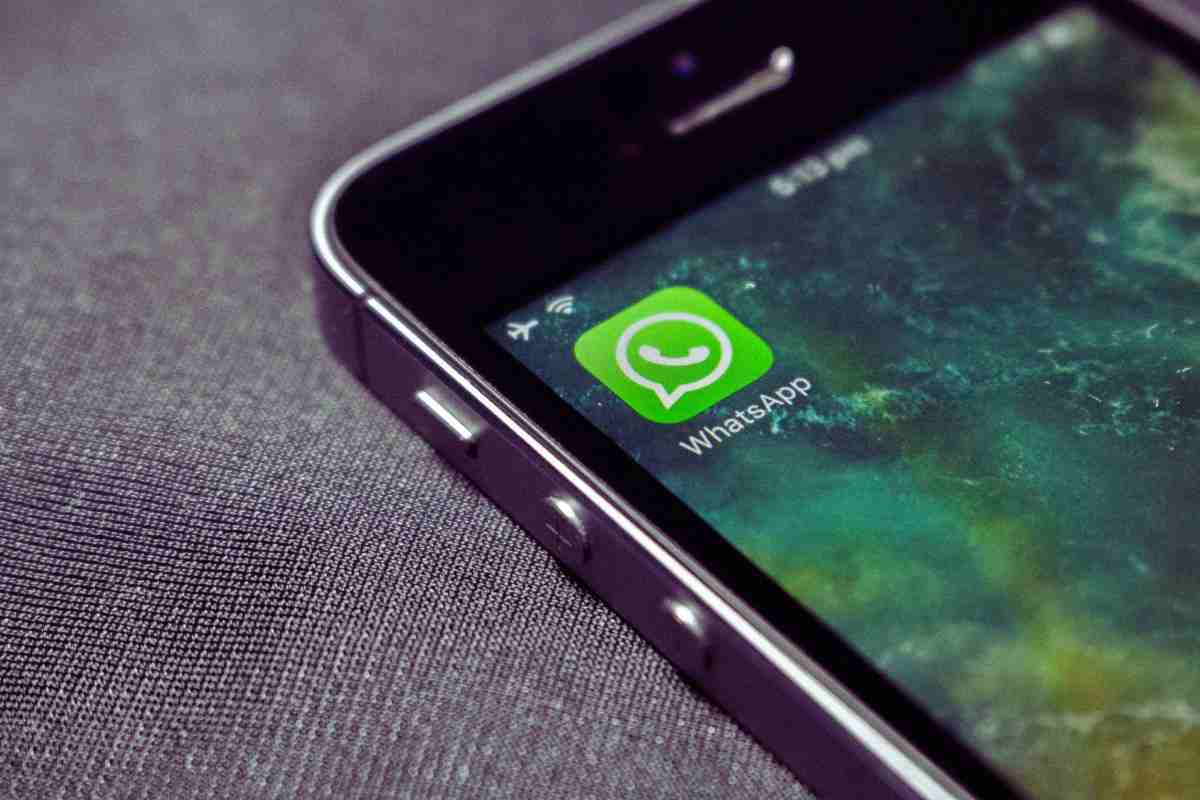 Whatsapp, scatta il blocco automatico