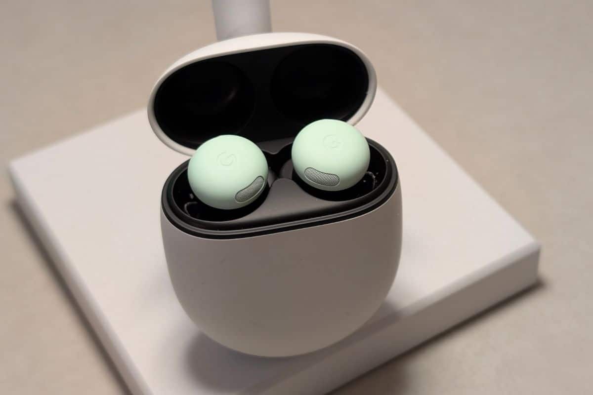 Google Pixel Buds Pro 2 e la loro custodia