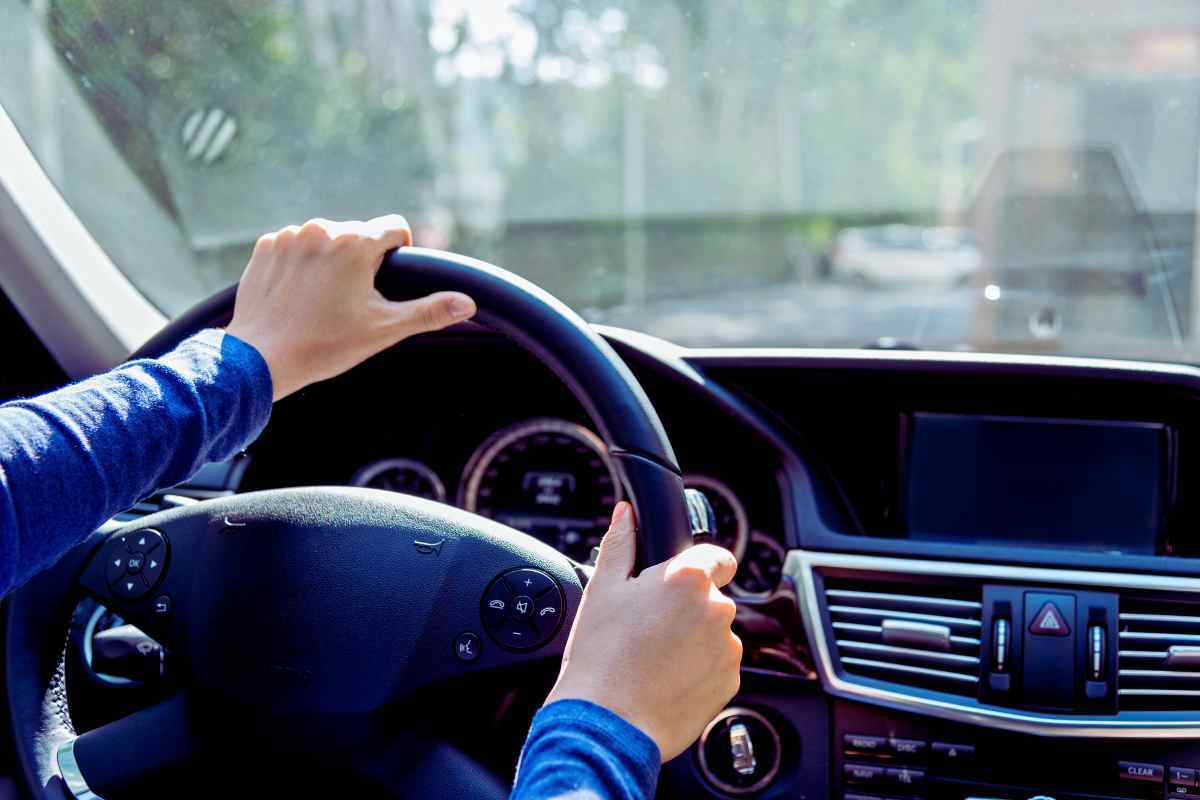 Prestare l'auto ad amici e parenti è vietato