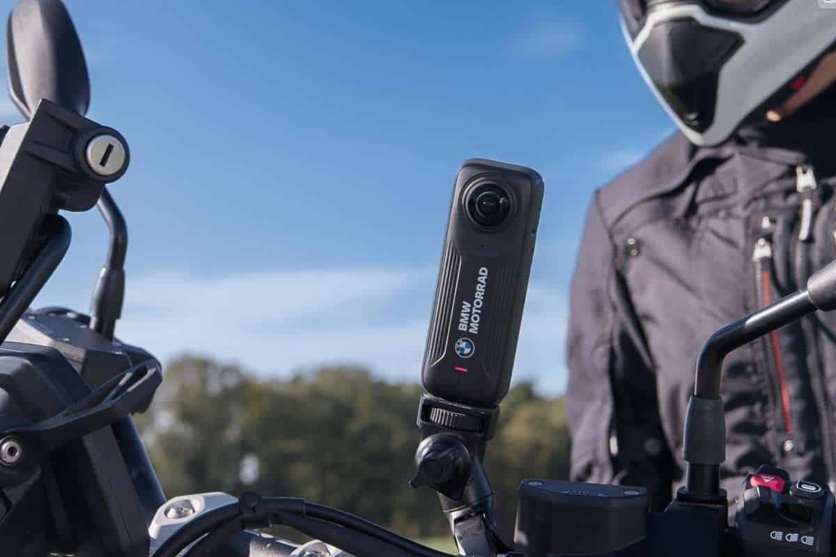 Insta 360 X4 BMW Motorrad su moto