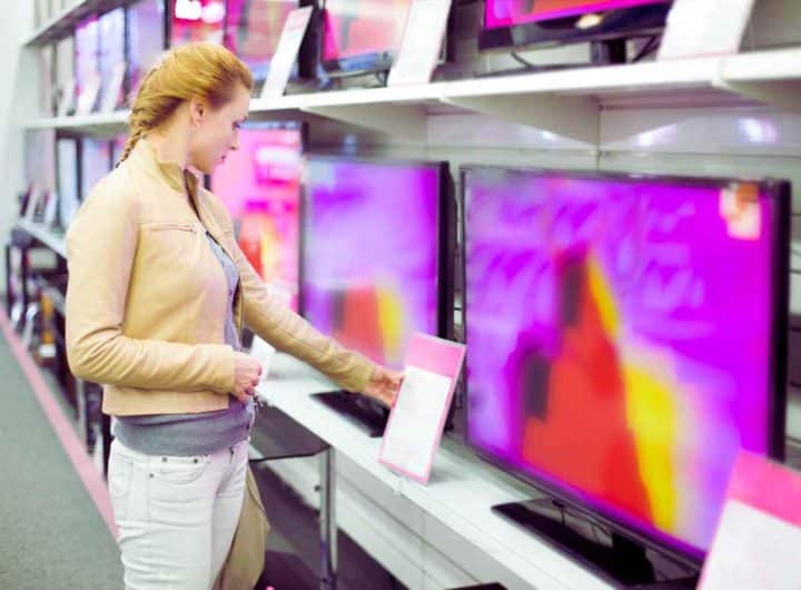 Tv nuova al prezzo di una cena, l'offerta folle del Black Friday