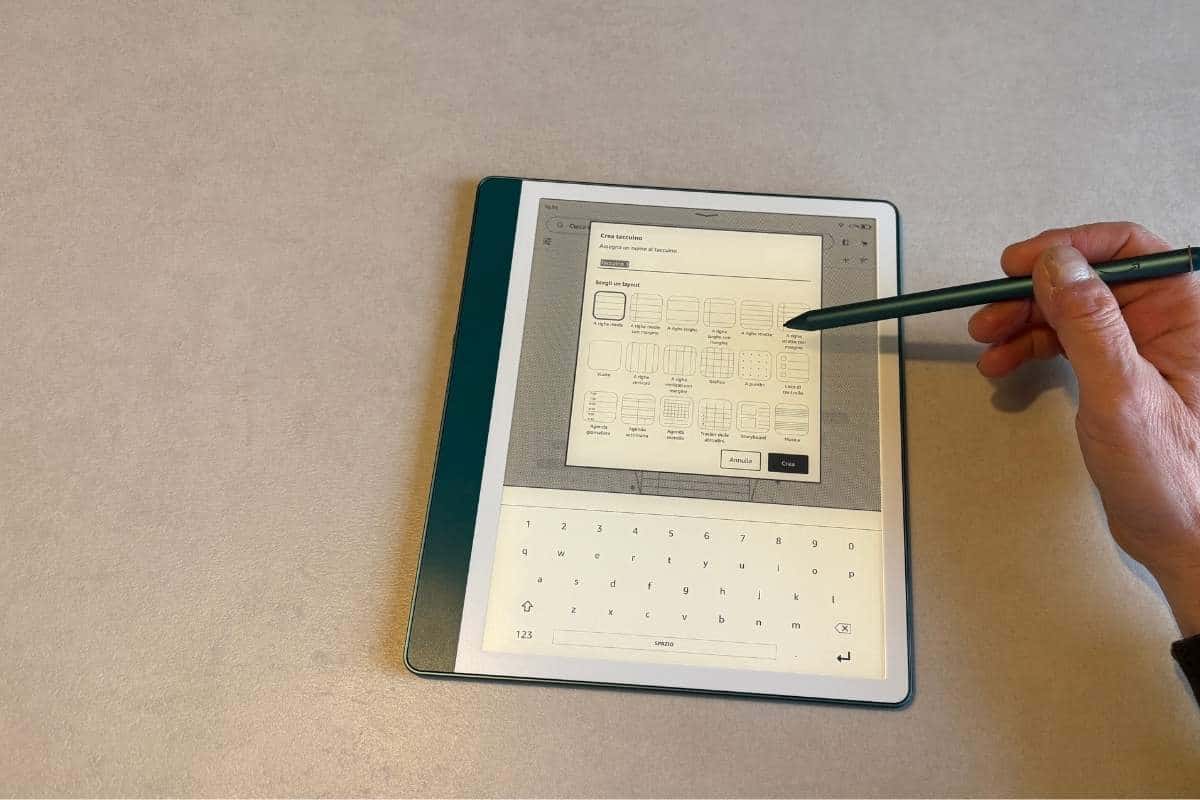 Amazon Kindle Scribe 2024 con la sua penna