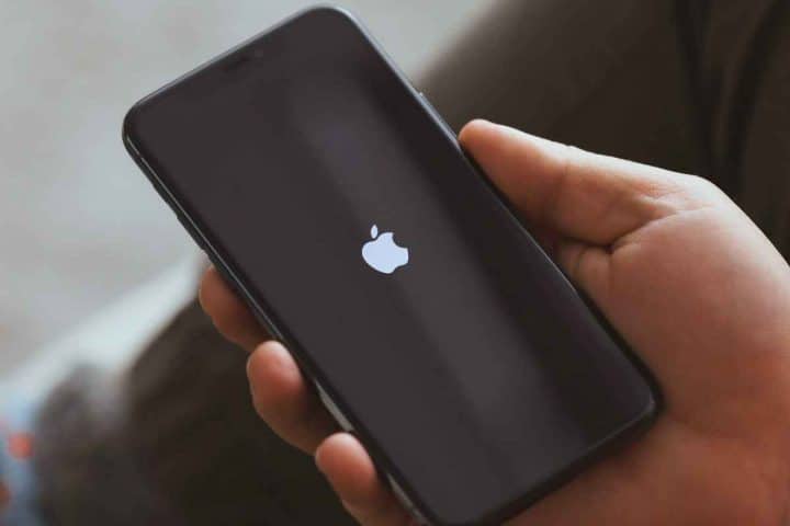 iPhone, con il nuovo anno c'è l'addio