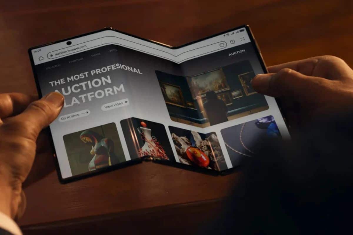 Samsung Tri-Fold svelato in anteprima