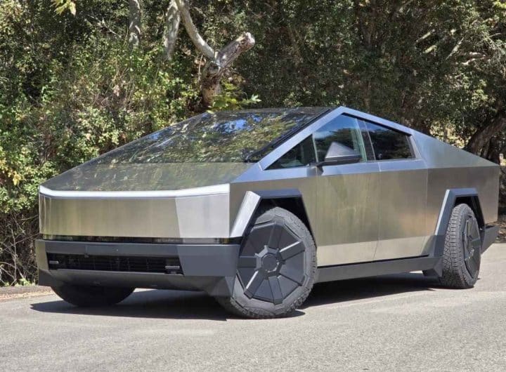 Perché il Tesla Cybertruck è "vietato" nel Regno Unito (e non è solo una questione di design)