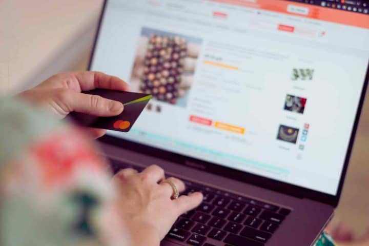 Shopping online, ora acquisti a rate