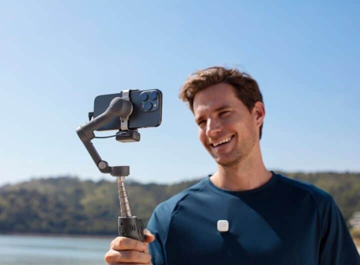 DJI Osmo Mobile 7 impugnato da un utente