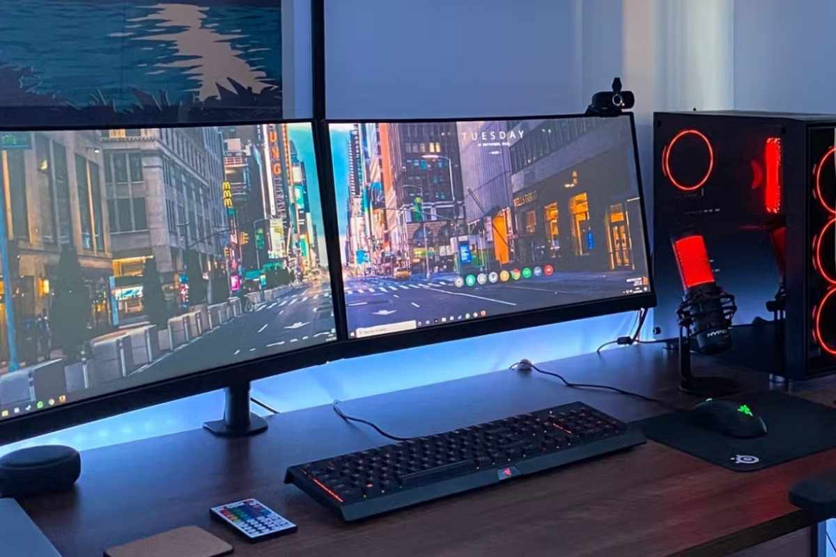 Monitor ultrawide vs. doppio monitor: qual è il migliore per il tuo PC da gaming?