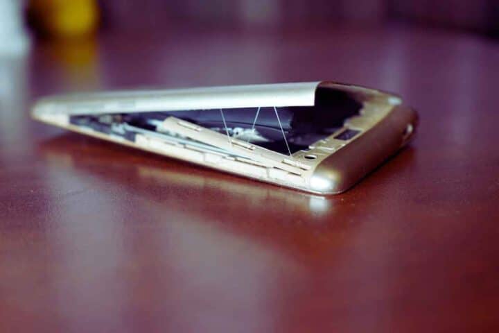 Smartphone che esplodono all'improvviso