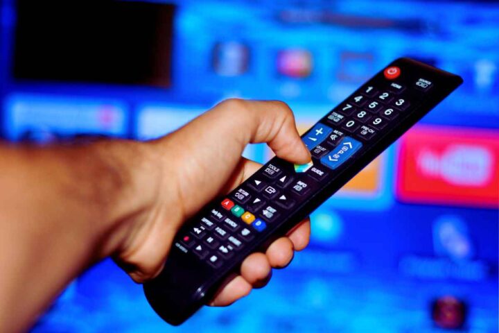 Smart tv, meno di 10 euro e trasformi la tua vecchia TV