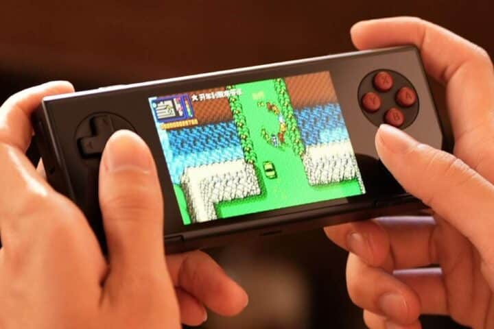 Ayaneo Pocket Micro Classic: addio joystick, benvenuto al puro retro-aming