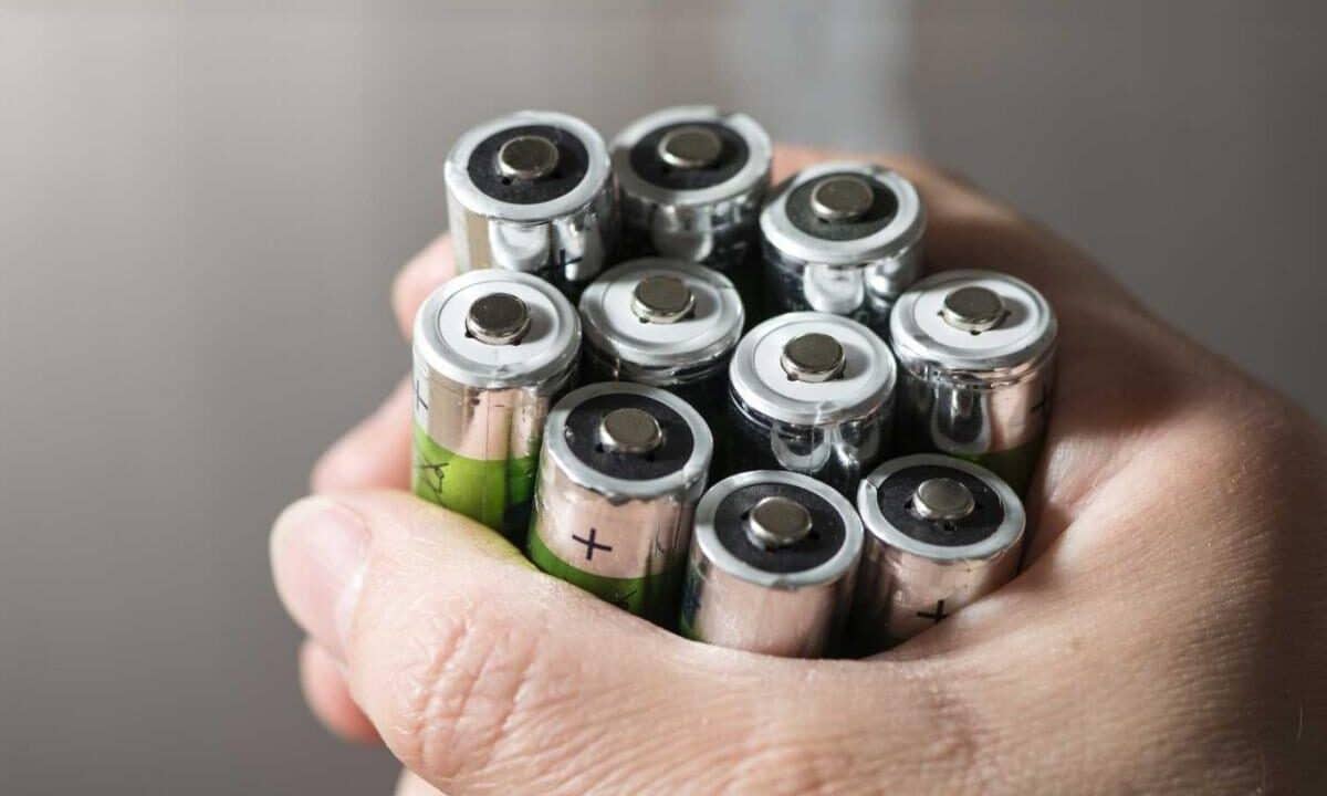 Batterie scariche? Scopri come essere sicuro prima di gettarle (e risparmiare!)